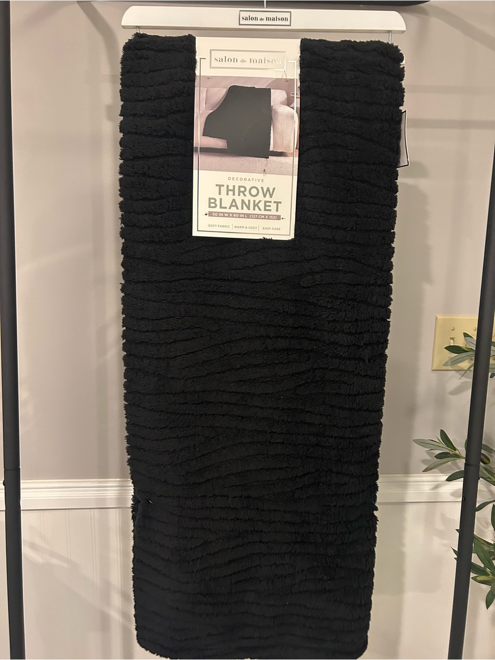 Salon de Maison Black Cozy Throw Blanket 50 x 60